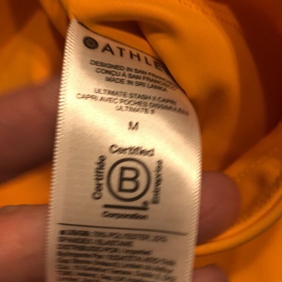 Athleta ultimate stash II Capri size medium NWT - Picture 5 of 8